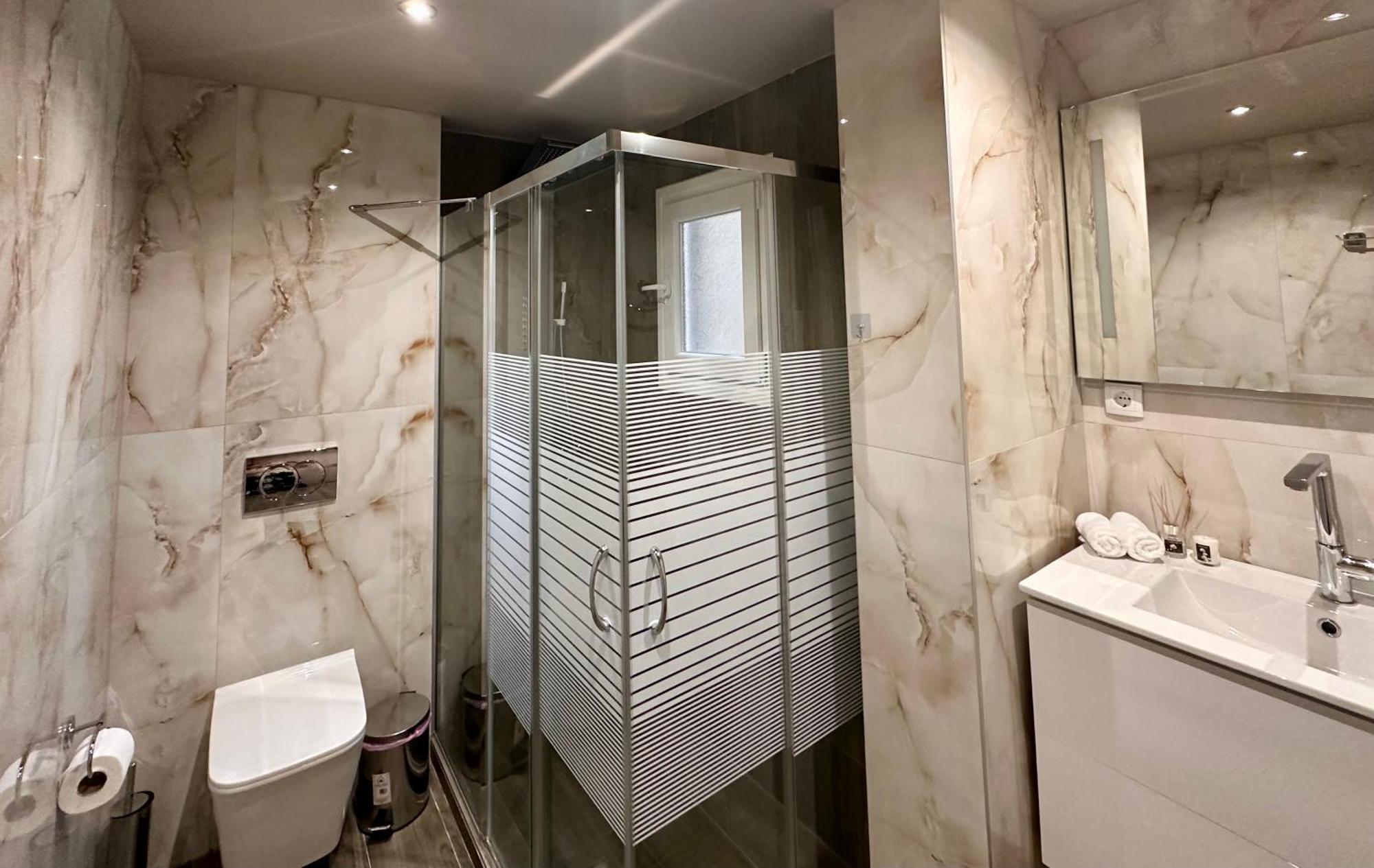 Emerald Suite Luxury Apartment In 塞萨洛尼基 外观 照片